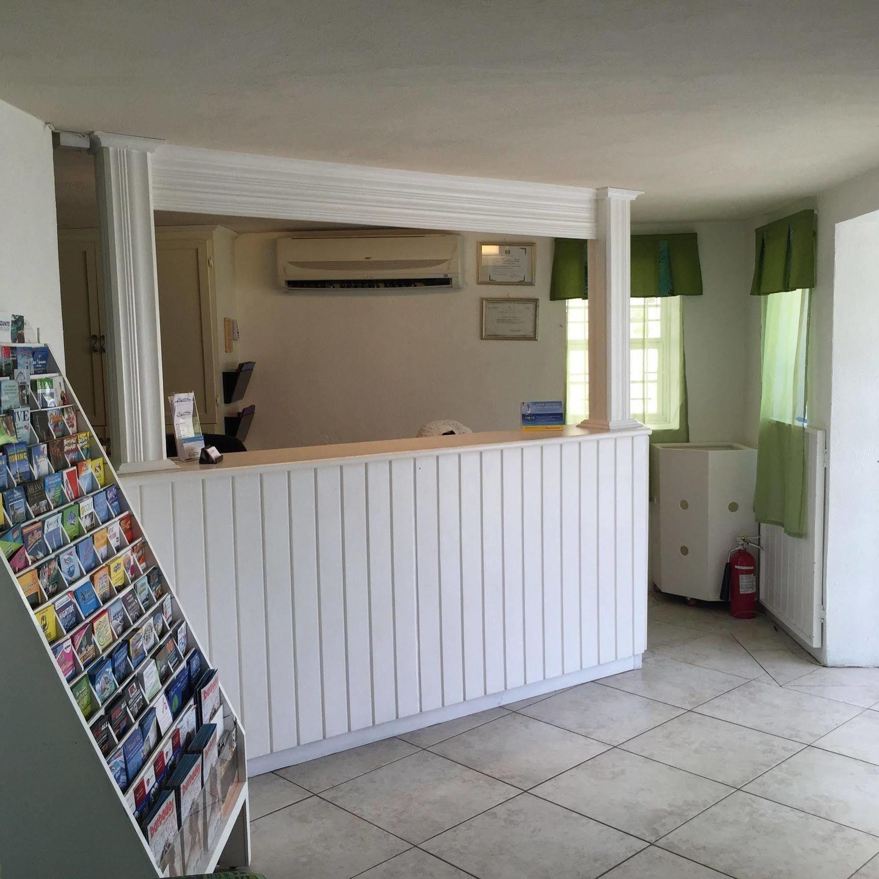 Southern Surf Beach Apartments Rockley Exterior foto