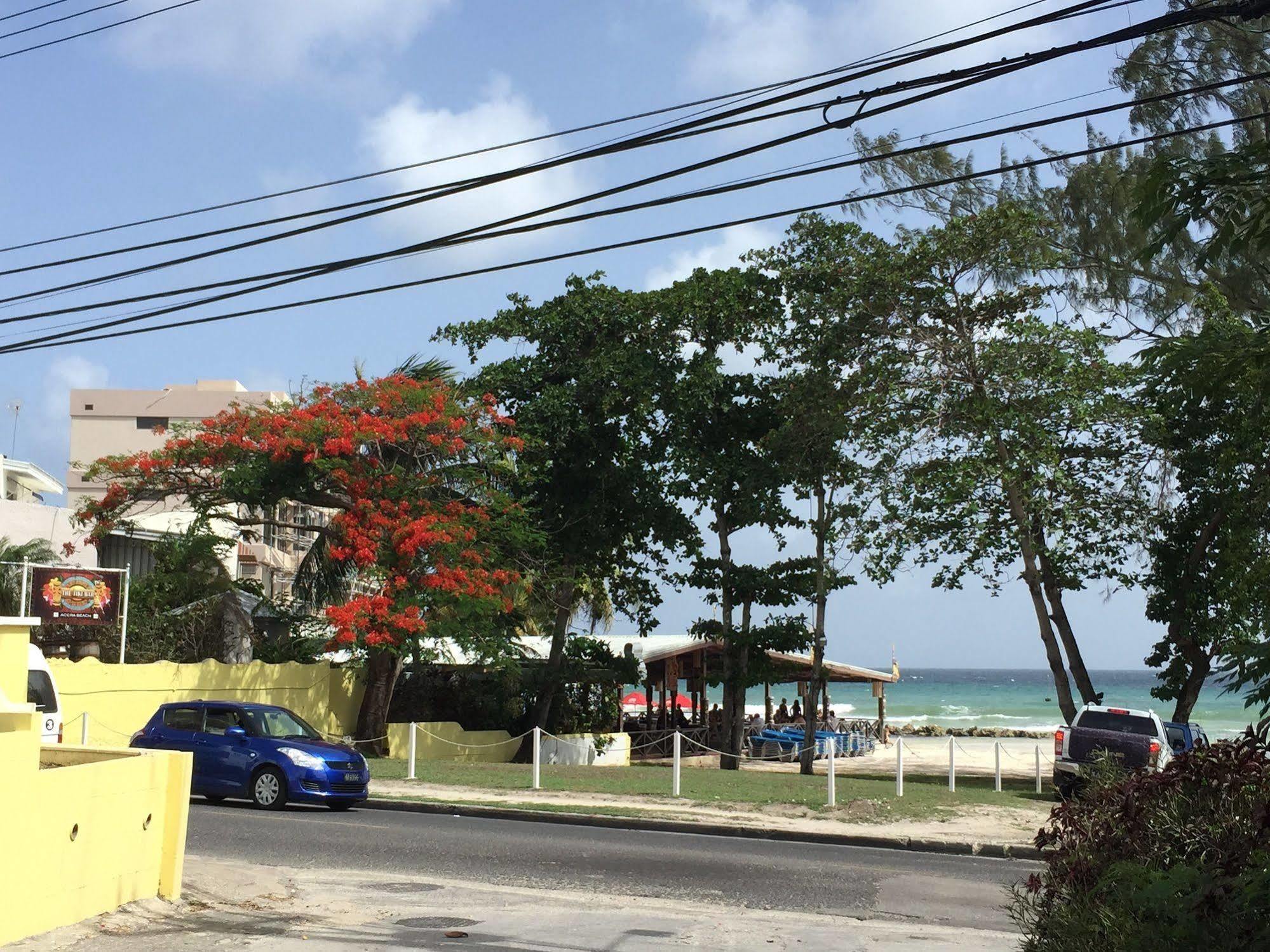 Southern Surf Beach Apartments Rockley Exterior foto