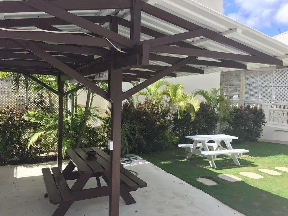 Southern Surf Beach Apartments Rockley Exterior foto